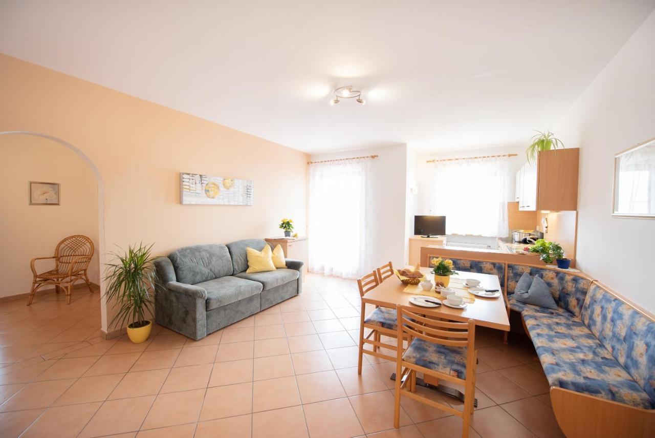 Apartments Herrnhofer Caldaro Buitenkant foto