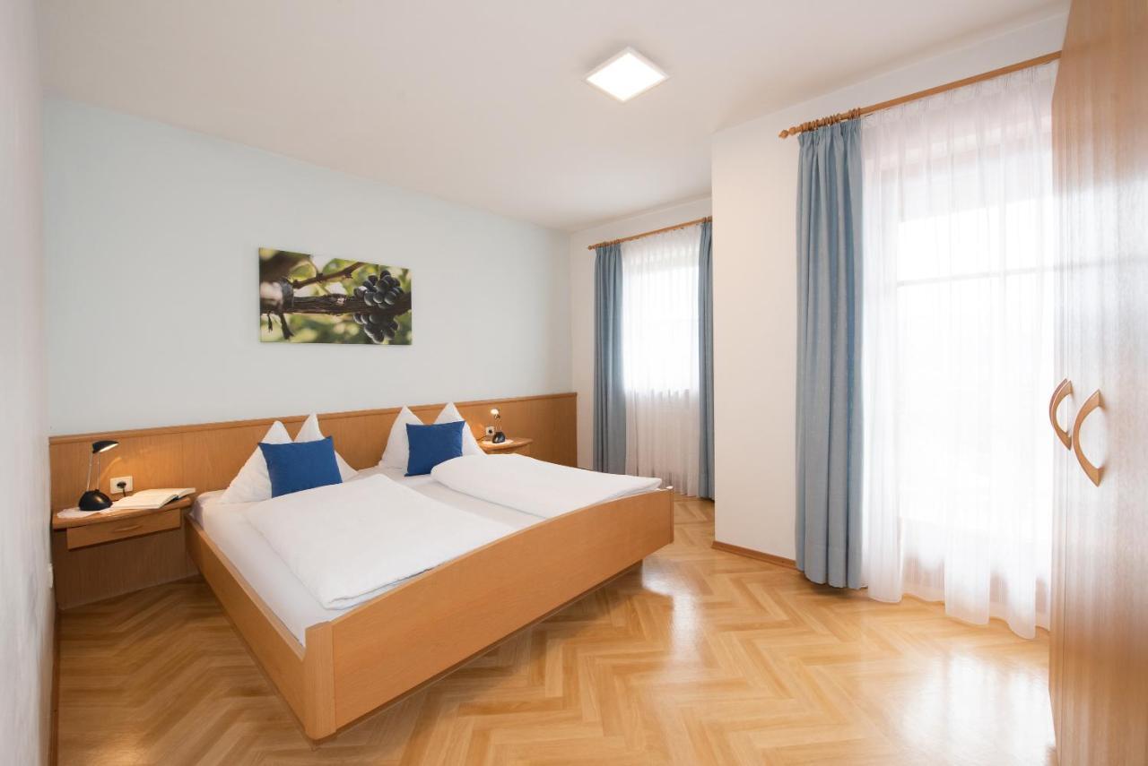 Apartments Herrnhofer Caldaro Buitenkant foto